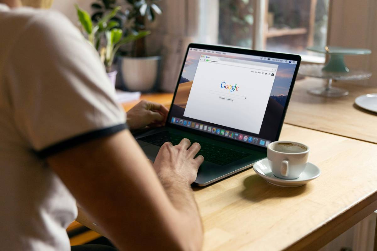 How to Hide Location While Browsing Any Site Without Sacrificing Speed